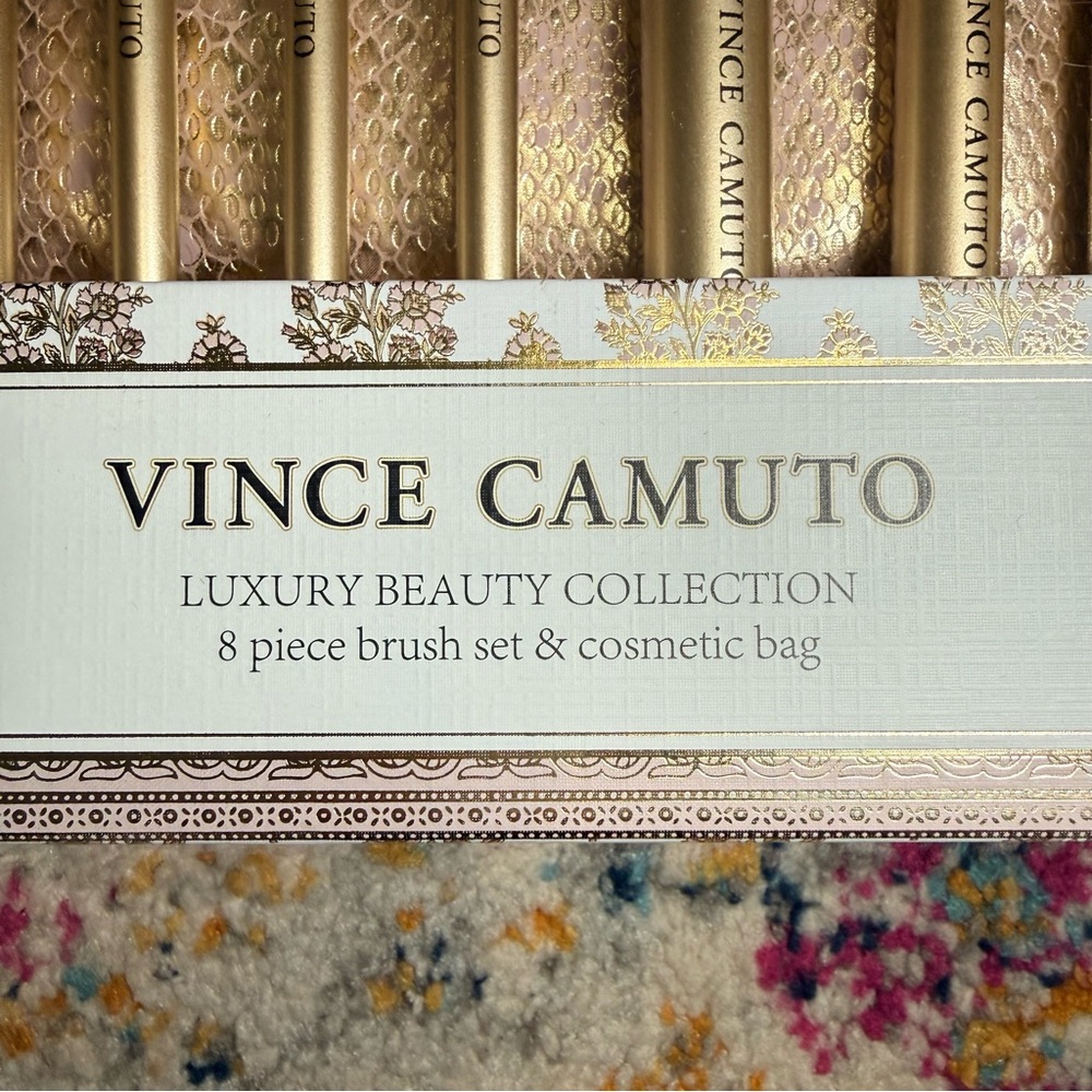 Vince Camuto Gold Makeup Brush Set with Makeup Bag NWT - Picture 2 of 4